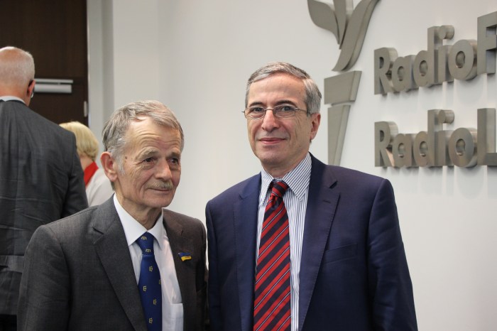 ژوئن 2014 در پراگ، با مصطفی جمیلوف، رهبر تاتار های کریمه