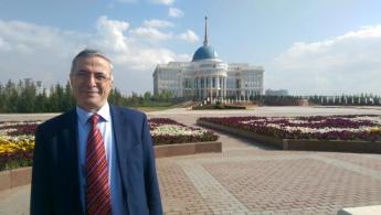 آستانا، جلوى آق اوردا، قصر سفيد