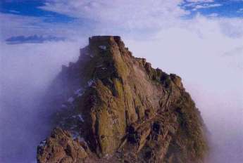 قلعه بابک، در نردیکی شهرکلیبر، آذربایجان شرقی